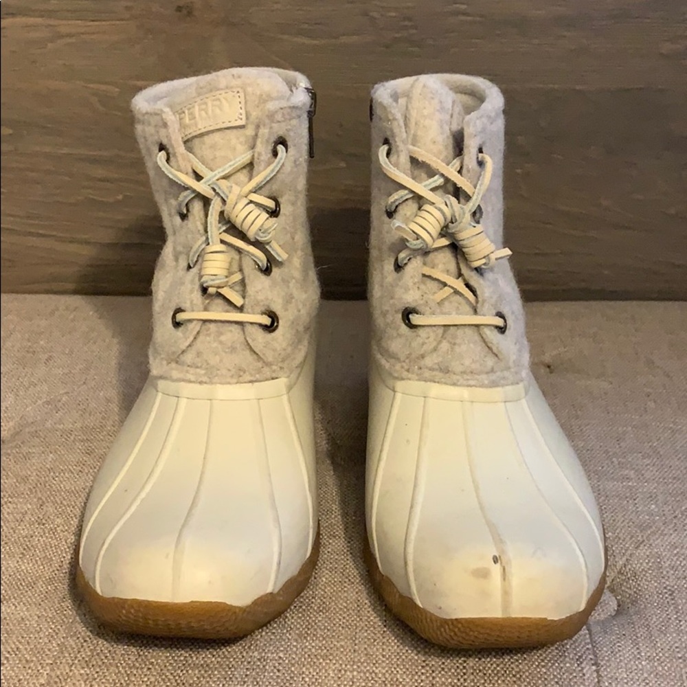Sperry topsiders